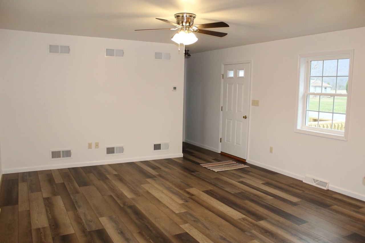 11560 Punch Bowl Rd - Photo 7 of 19