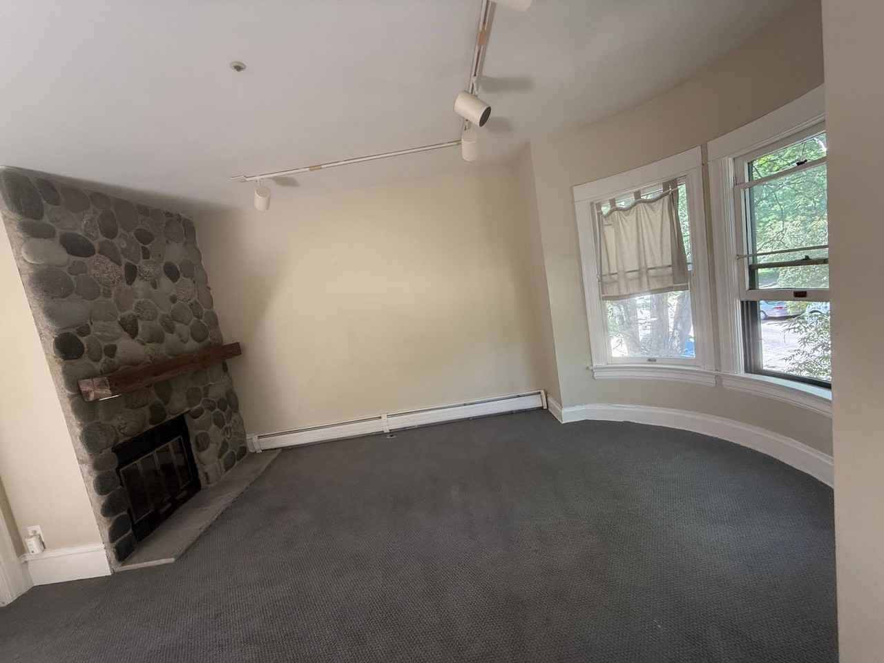 1042 Spruce St #9 - Photo 2 of 16