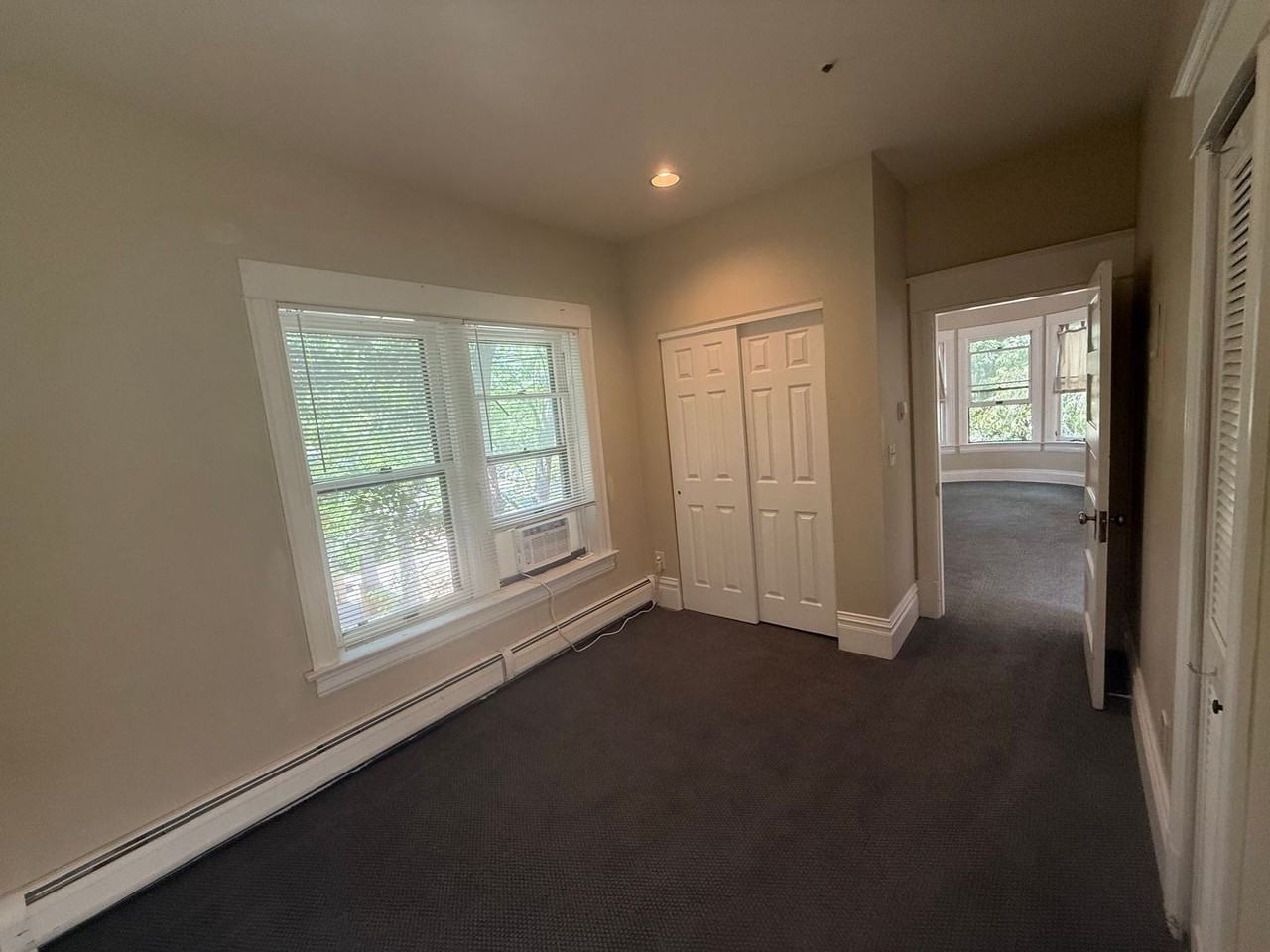 1042 Spruce St #9 - Photo 7 of 16