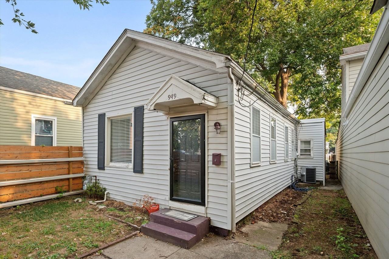 949 Mary St - Photo 4 of 13