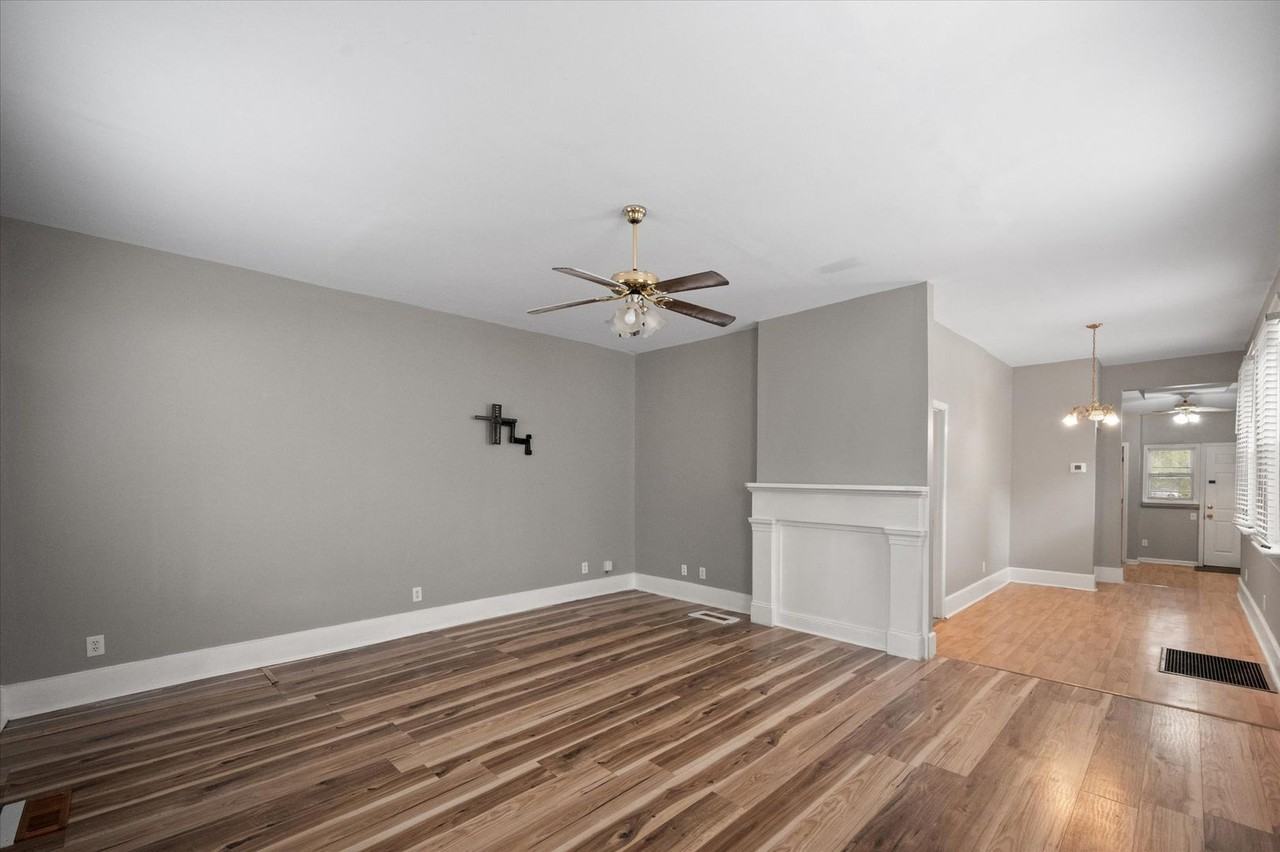 949 Mary St - Photo 7 of 13