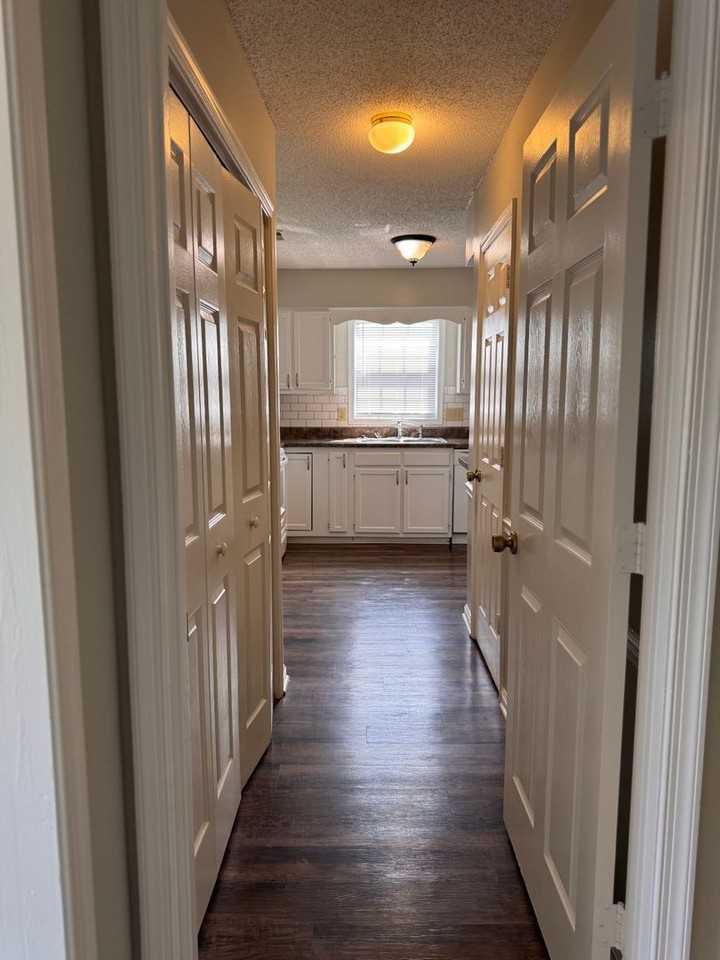 1800 Kildare Woods Dr - Photo 3 of 36