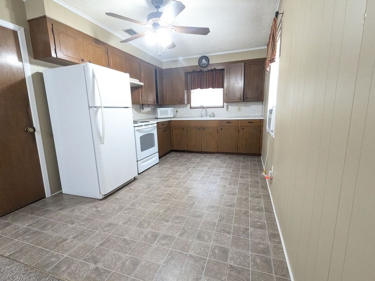 1 Inwood Rd - Photo 2 of 6