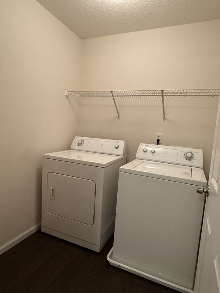 516 Hopewell Drive - Photo 7 of 35