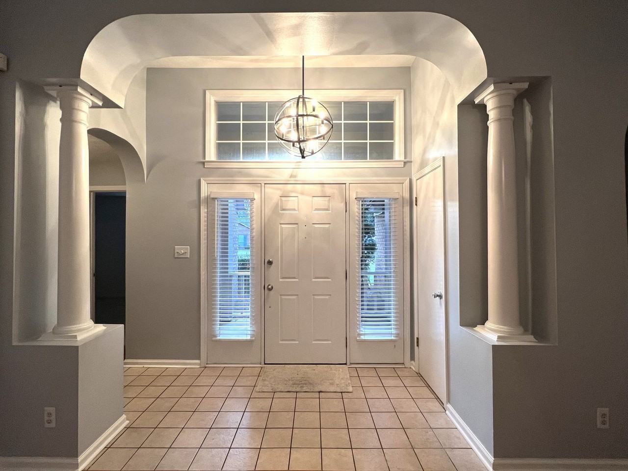 7117 Stamford Ct - Photo 4 of 16