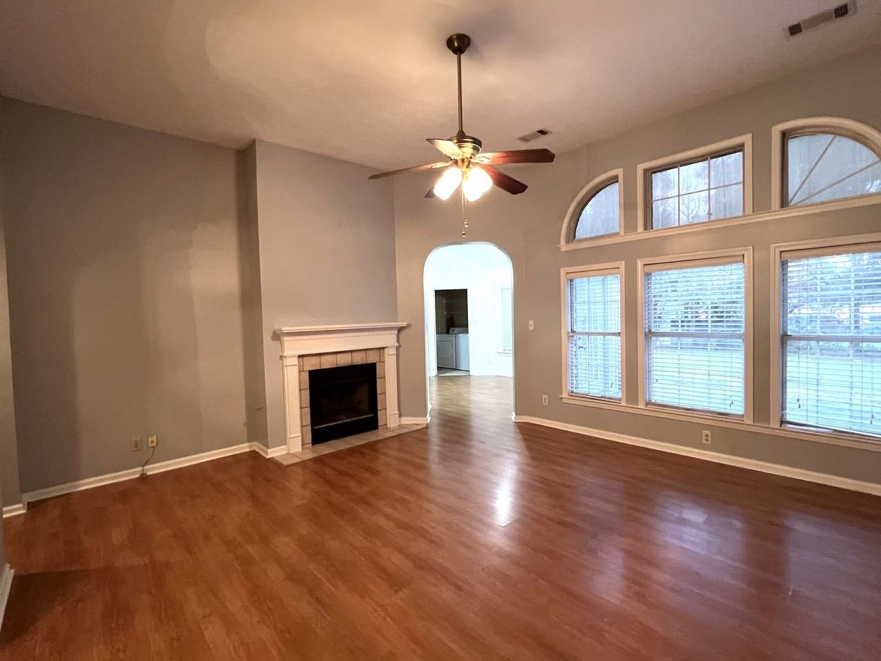 7117 Stamford Ct - Photo 5 of 16