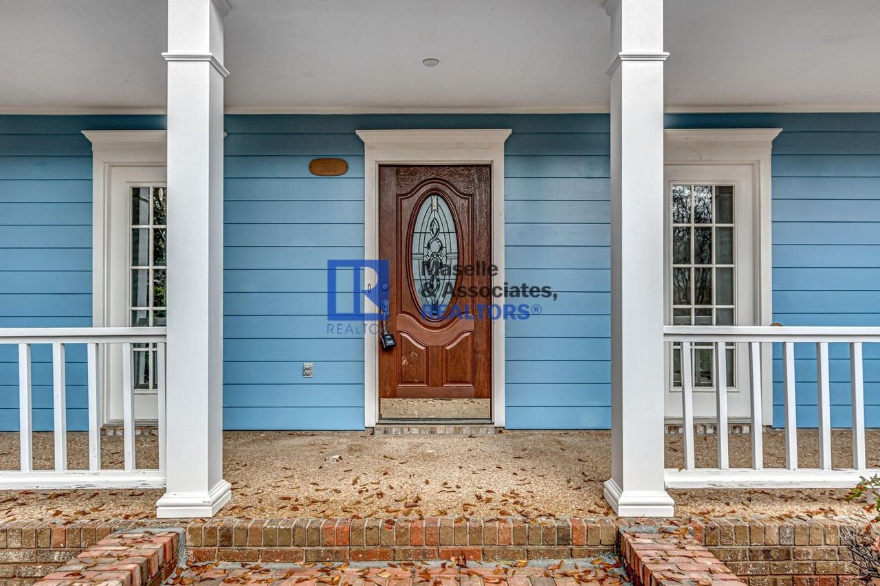 306 Autumn Crest Dr - Photo 3 of 50