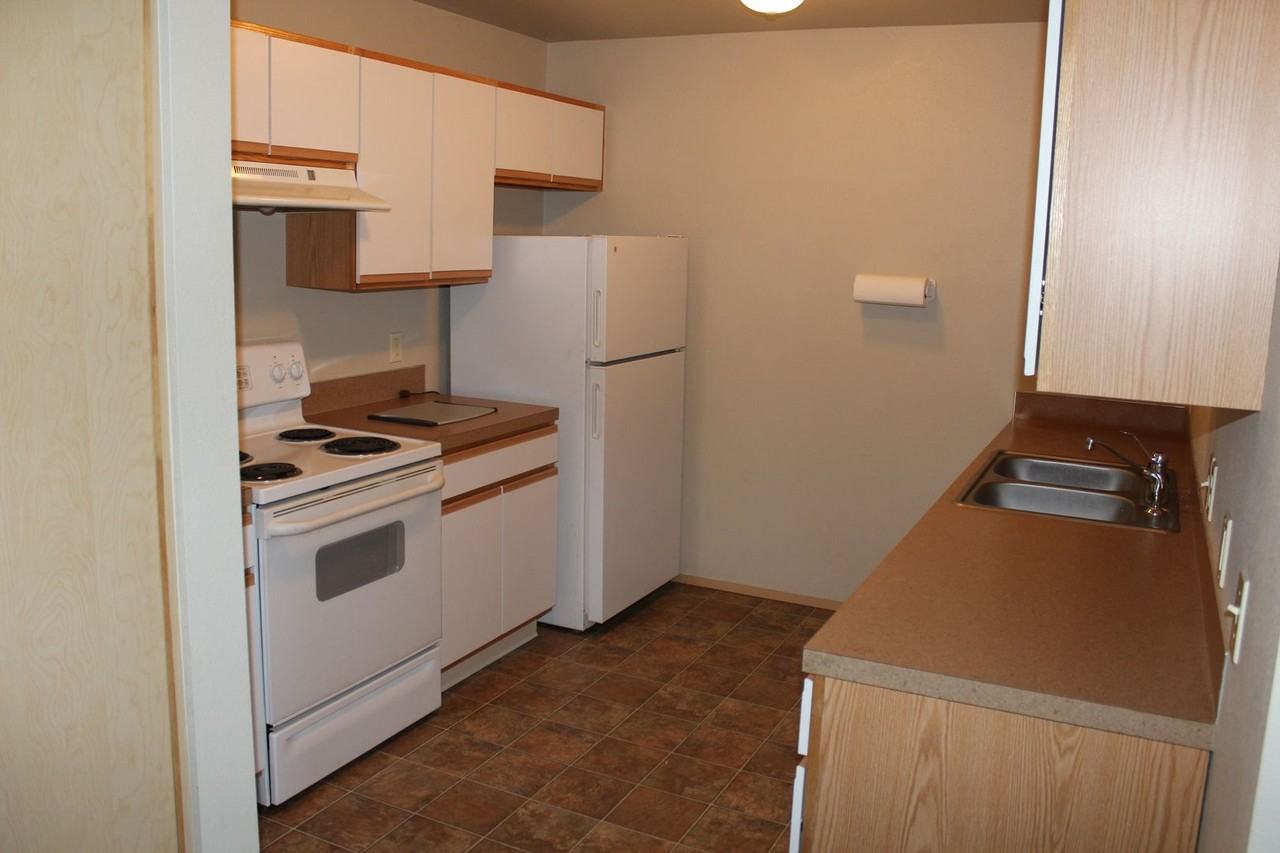 3335 N Lakeharbor Ln - Photo 3 of 11