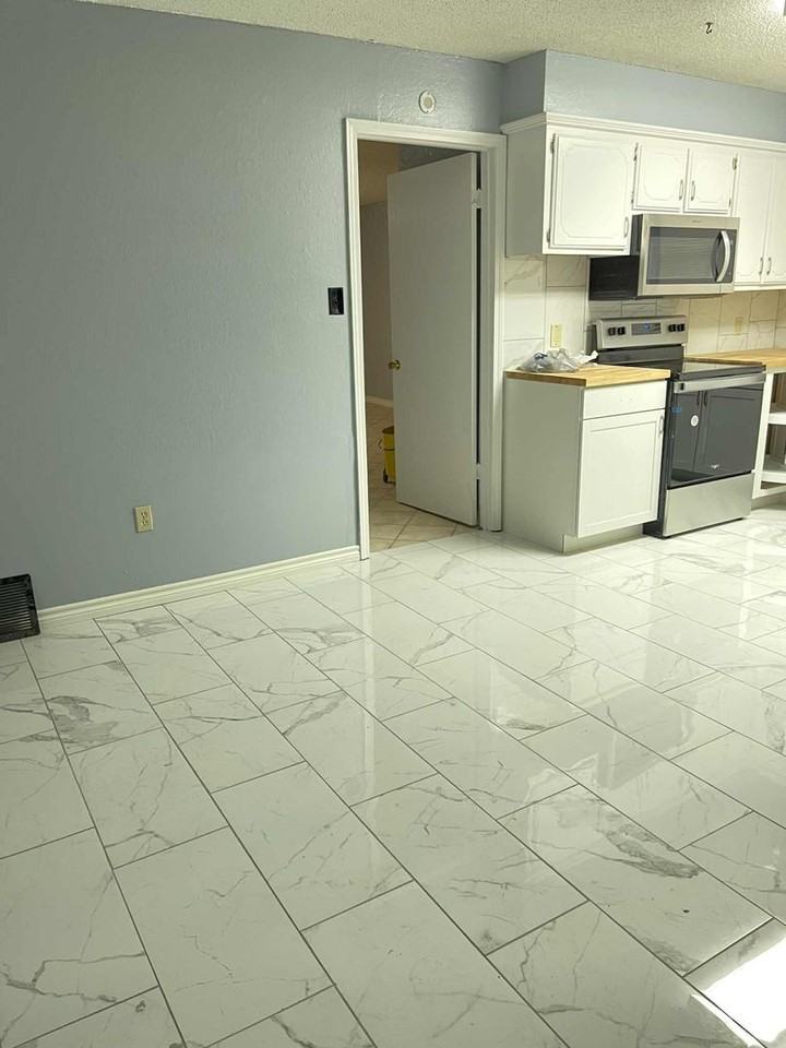 327 Ne Skyline Cir - Photo 3 of 11