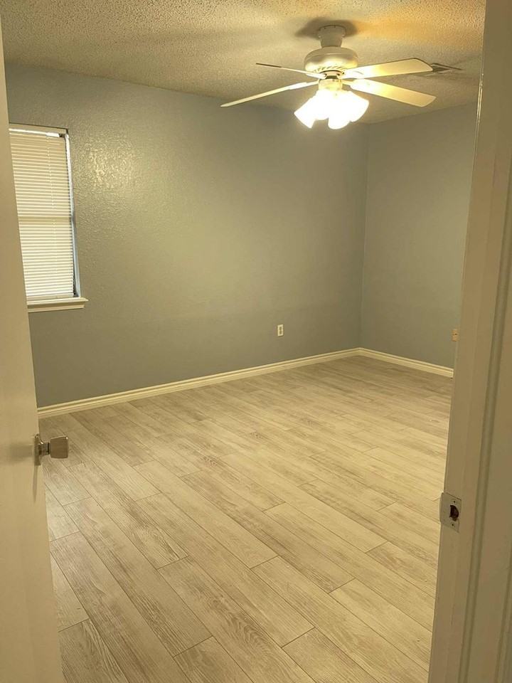 327 Ne Skyline Cir - Photo 6 of 11