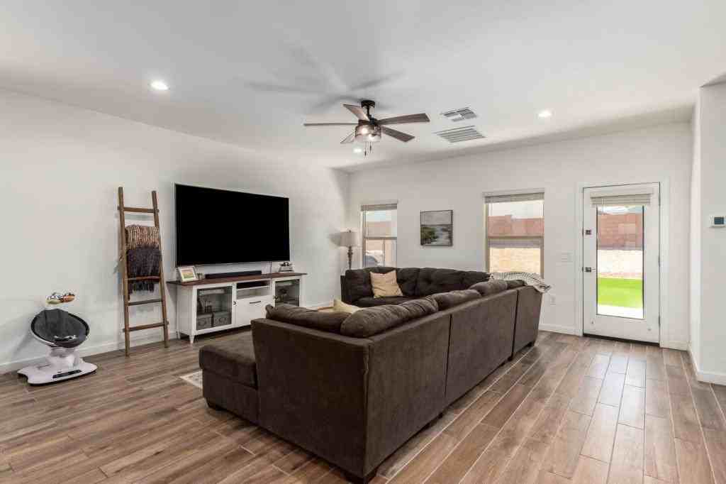 12796 East Glada Drive - Photo 4 of 22