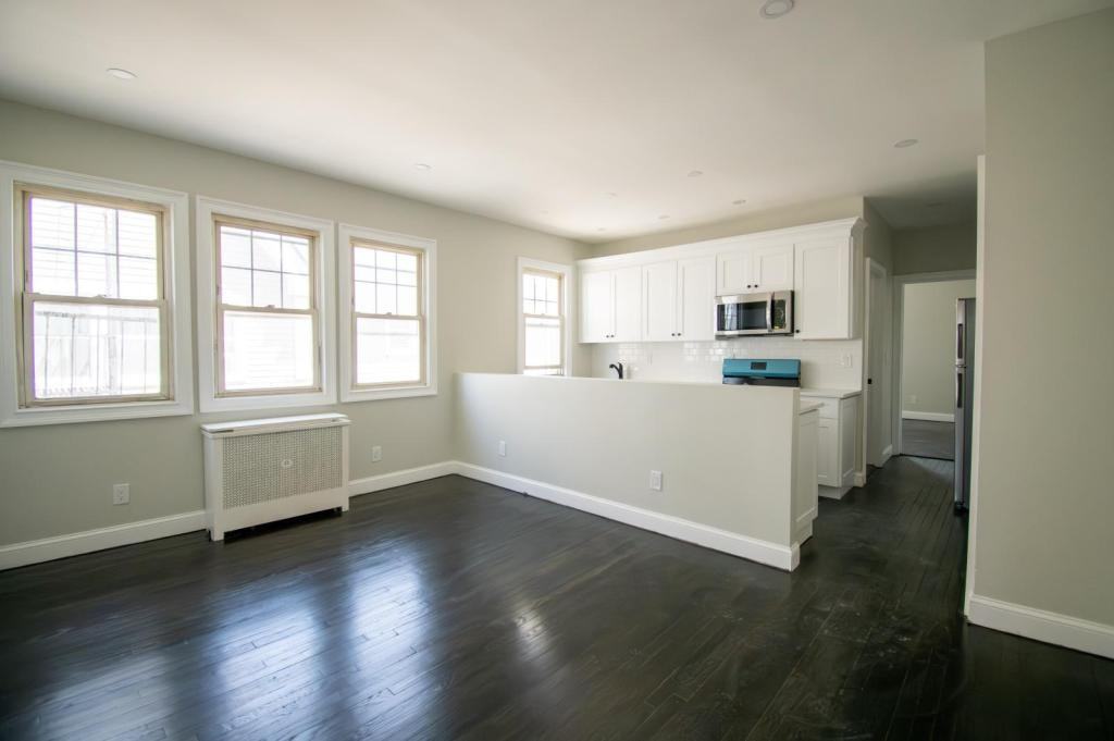 840 Seaman Ave ##2e - Photo 2 of 6
