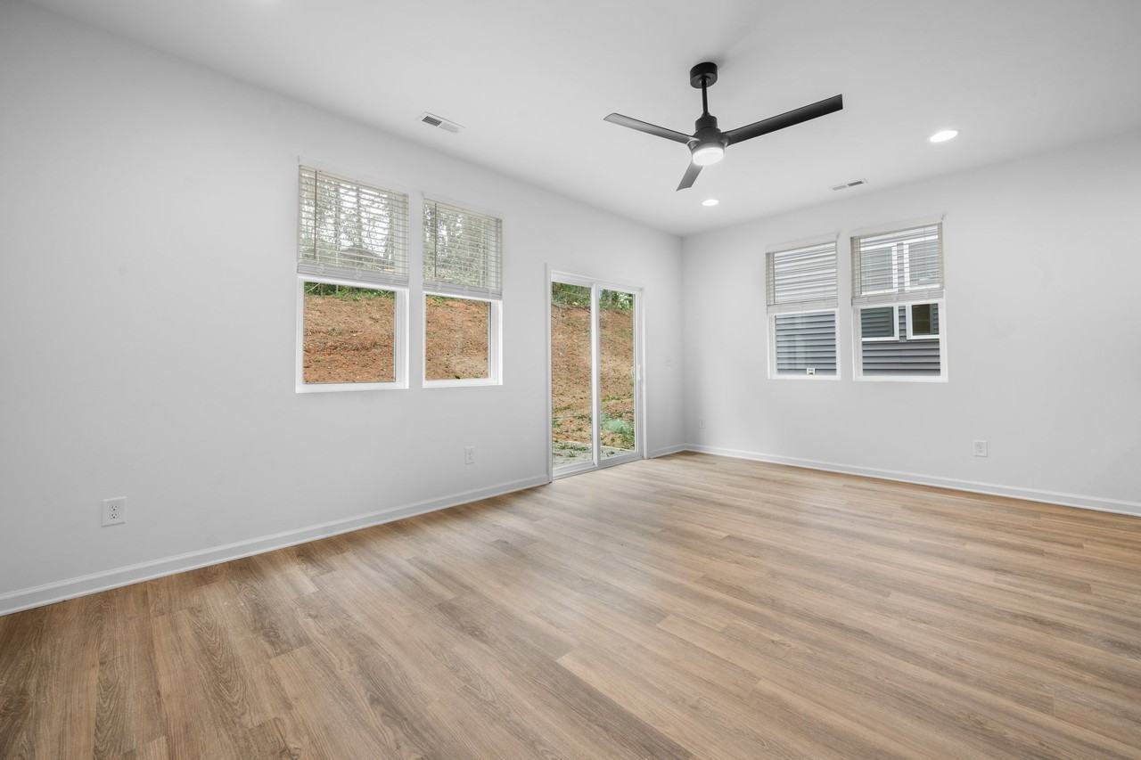 207 9th Ave Se #209 - Photo 6 of 33