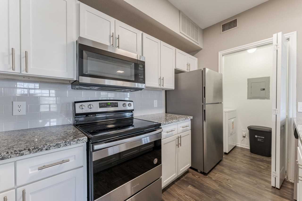 Harbor House on Saratoga - Photo 6 of 19