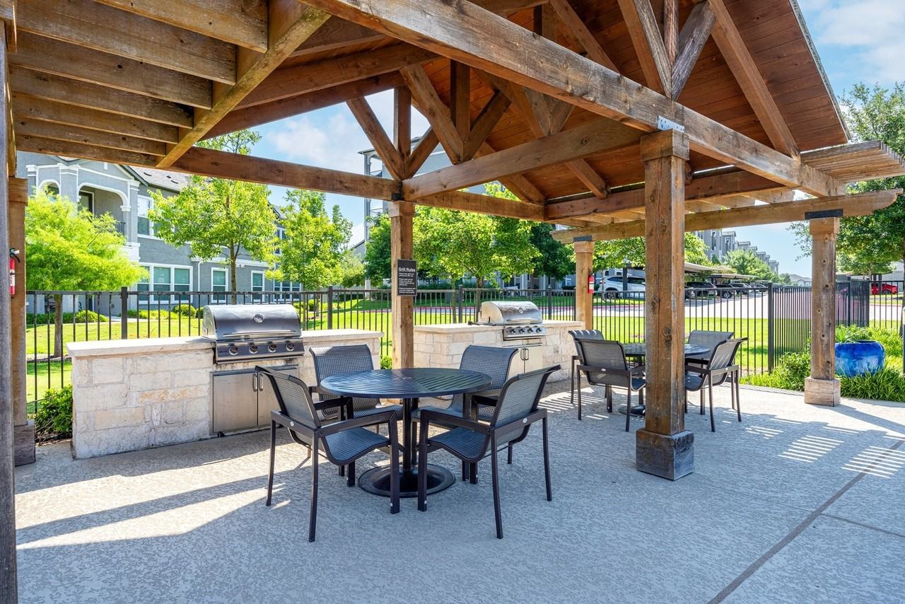 Travesia Apartments - Photo 7 of 28