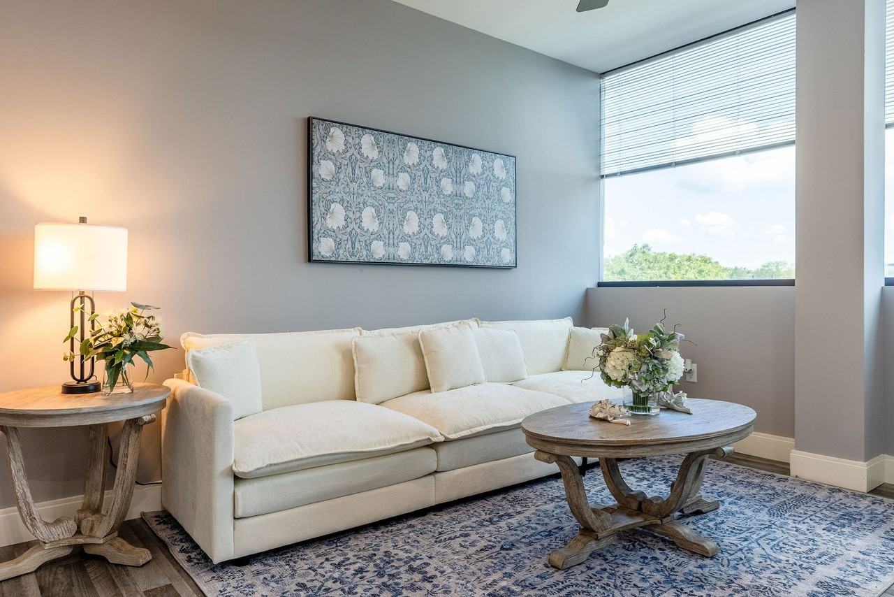 1230 - Photo 6 of 47