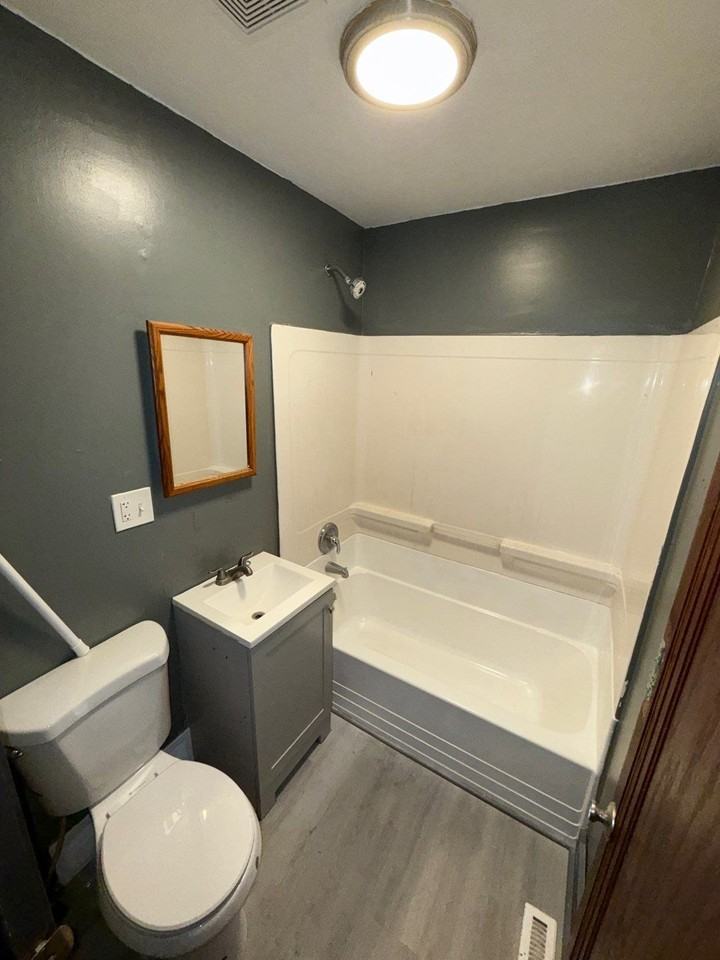 201 South Memorial Avenue - Photo 6 of 10