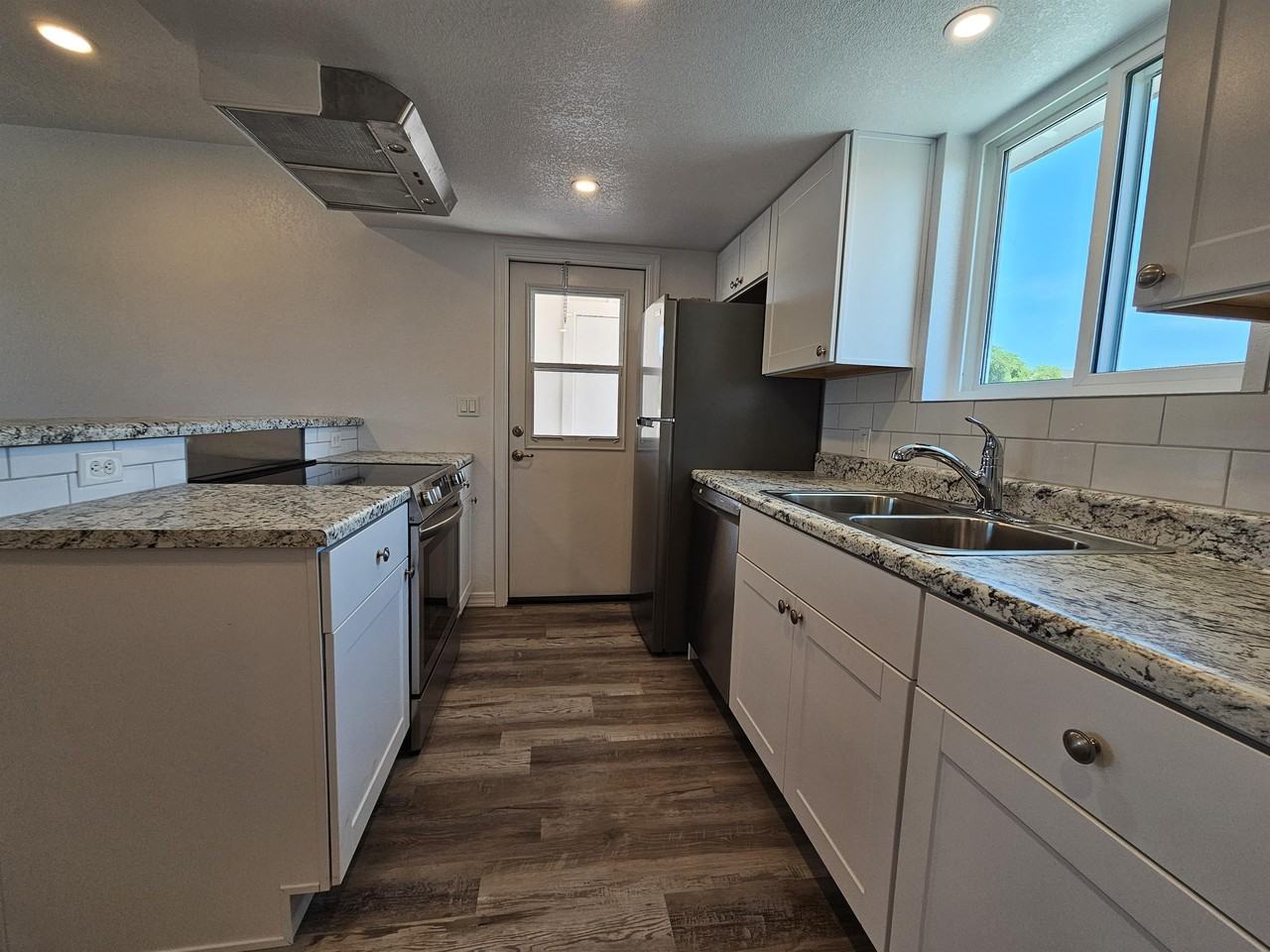 4062 E Main St #A2 - Photo 4 of 9