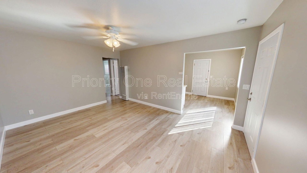 277 Cedar Ave #A - Photo 3 of 20
