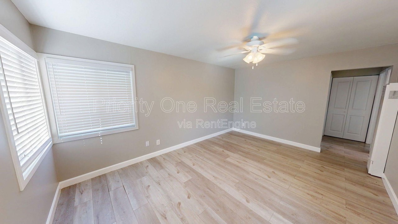 277 Cedar Ave #A - Photo 5 of 20