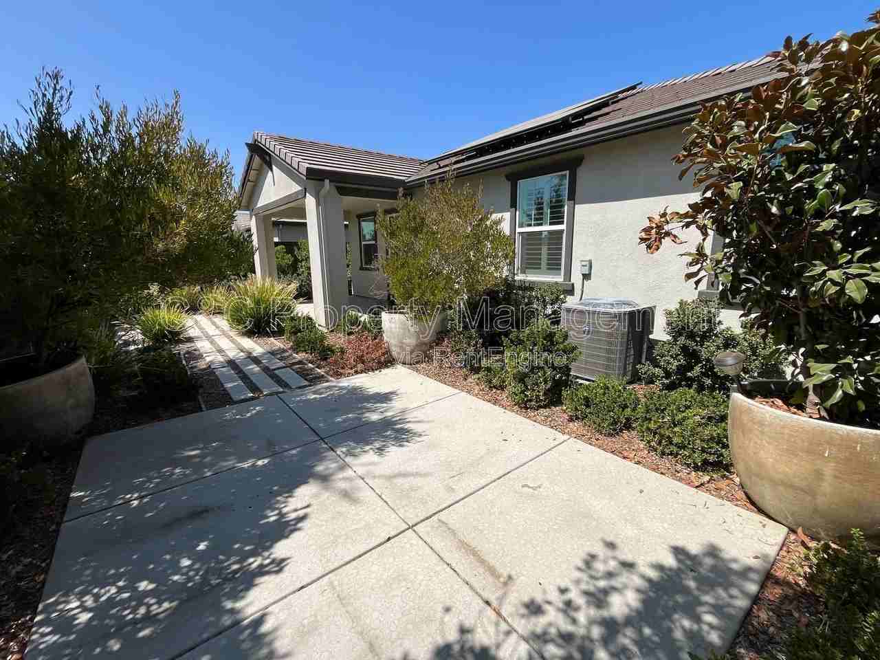 608 Somerset Way - Photo 2 of 15