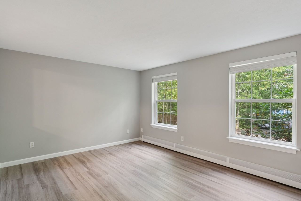 98 Alewive Rd #2 - Photo 4 of 27