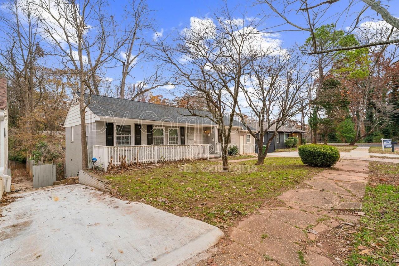 927 Byron Dr Sw - Photo 2 of 37