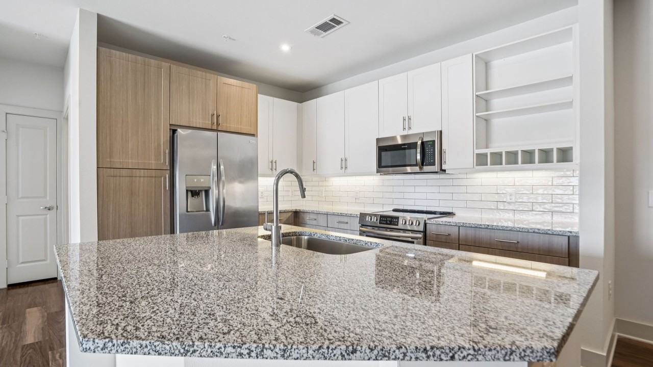 Bexford Pullman - Photo 3 of 26