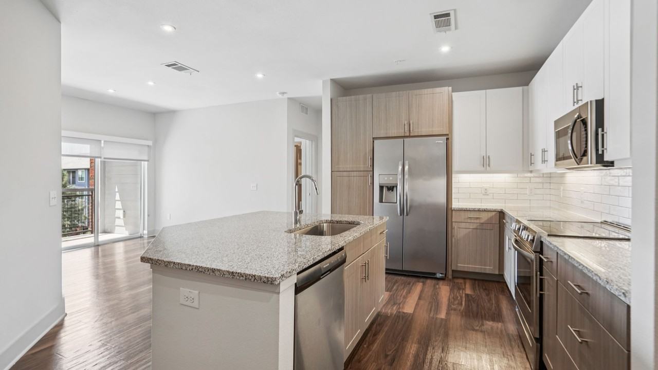 Bexford Pullman - Photo 4 of 26