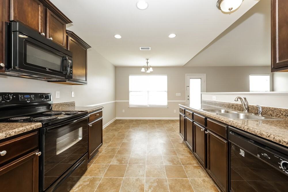 8006 Alydar Ct - Photo 7 of 17