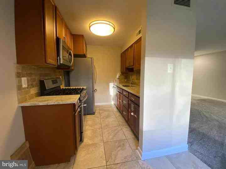 10424 Rockville Pike #202 - Photo 4 of 11