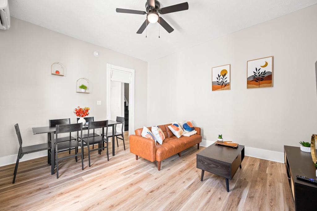 639 Maple St #B - Photo 6 of 12