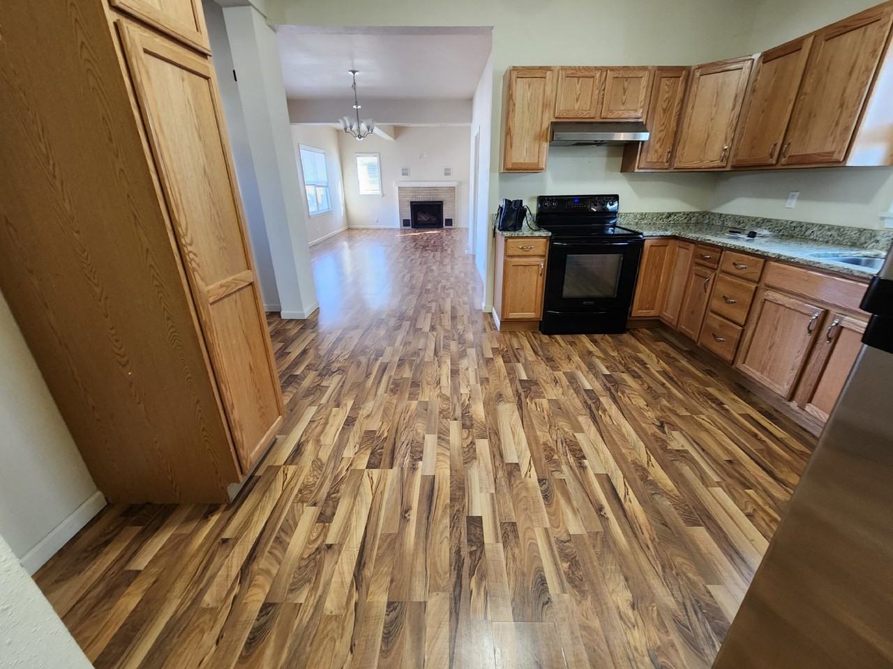 288 S Hickory St - Photo 3 of 12