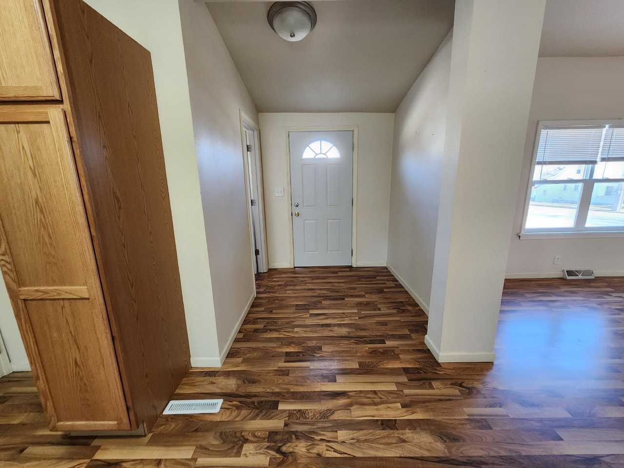288 S Hickory St - Photo 6 of 12