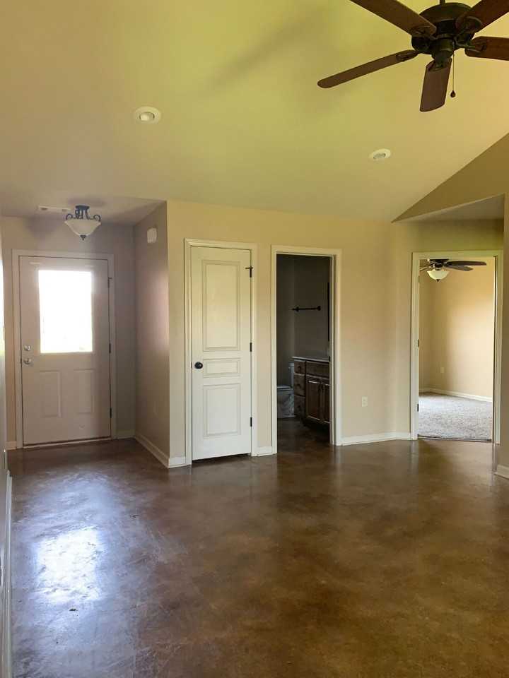434 Wildwood Pt - Photo 5 of 22