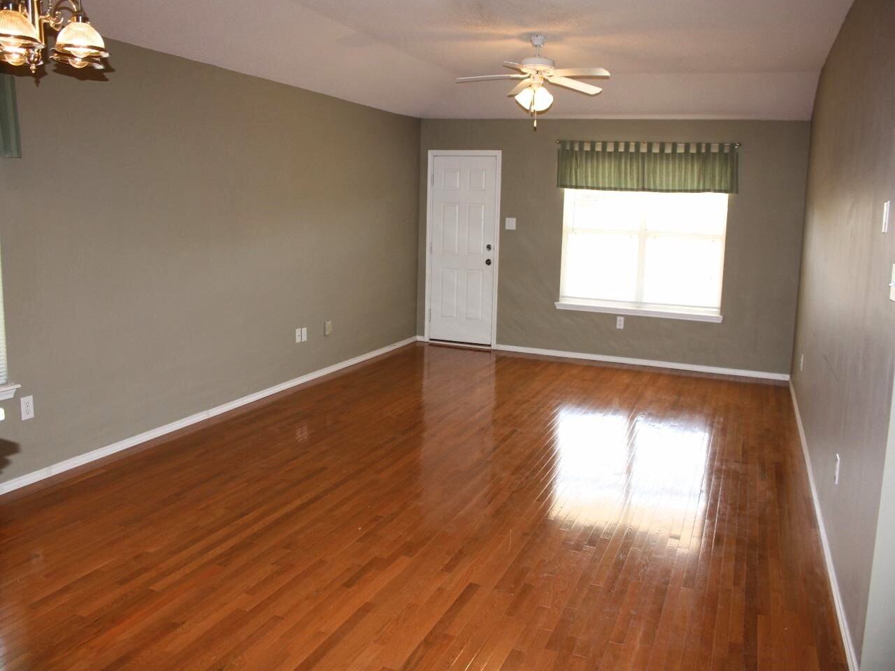 6535 87th St - Photo 2 of 8