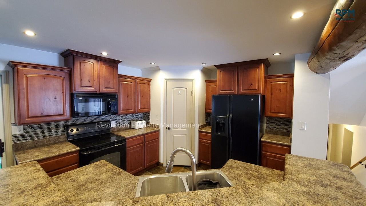 1318 E 4225 S - Photo 6 of 11