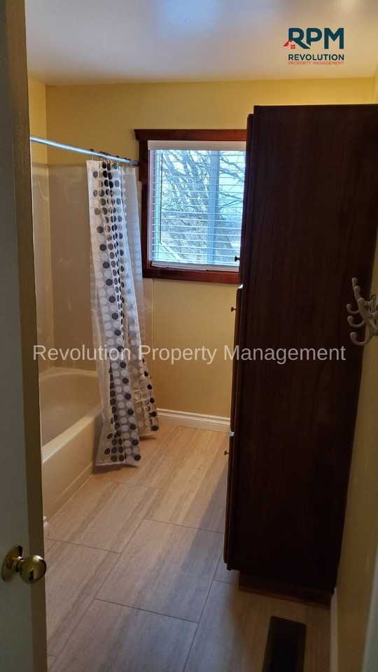 1318 E 4225 S - Photo 7 of 11