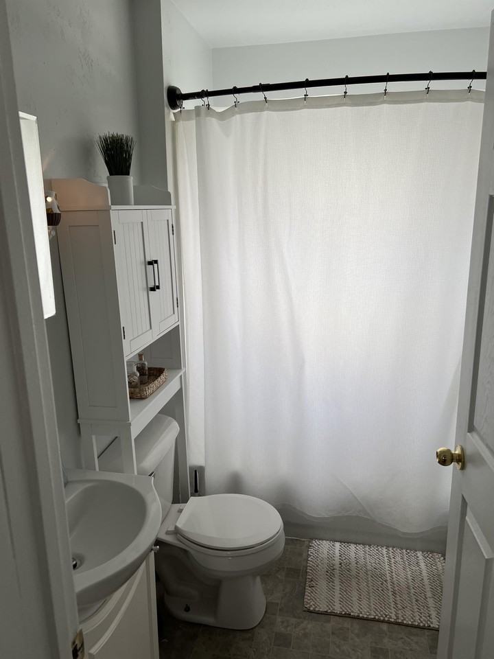 954 Higgins Ave - Photo 2 of 16