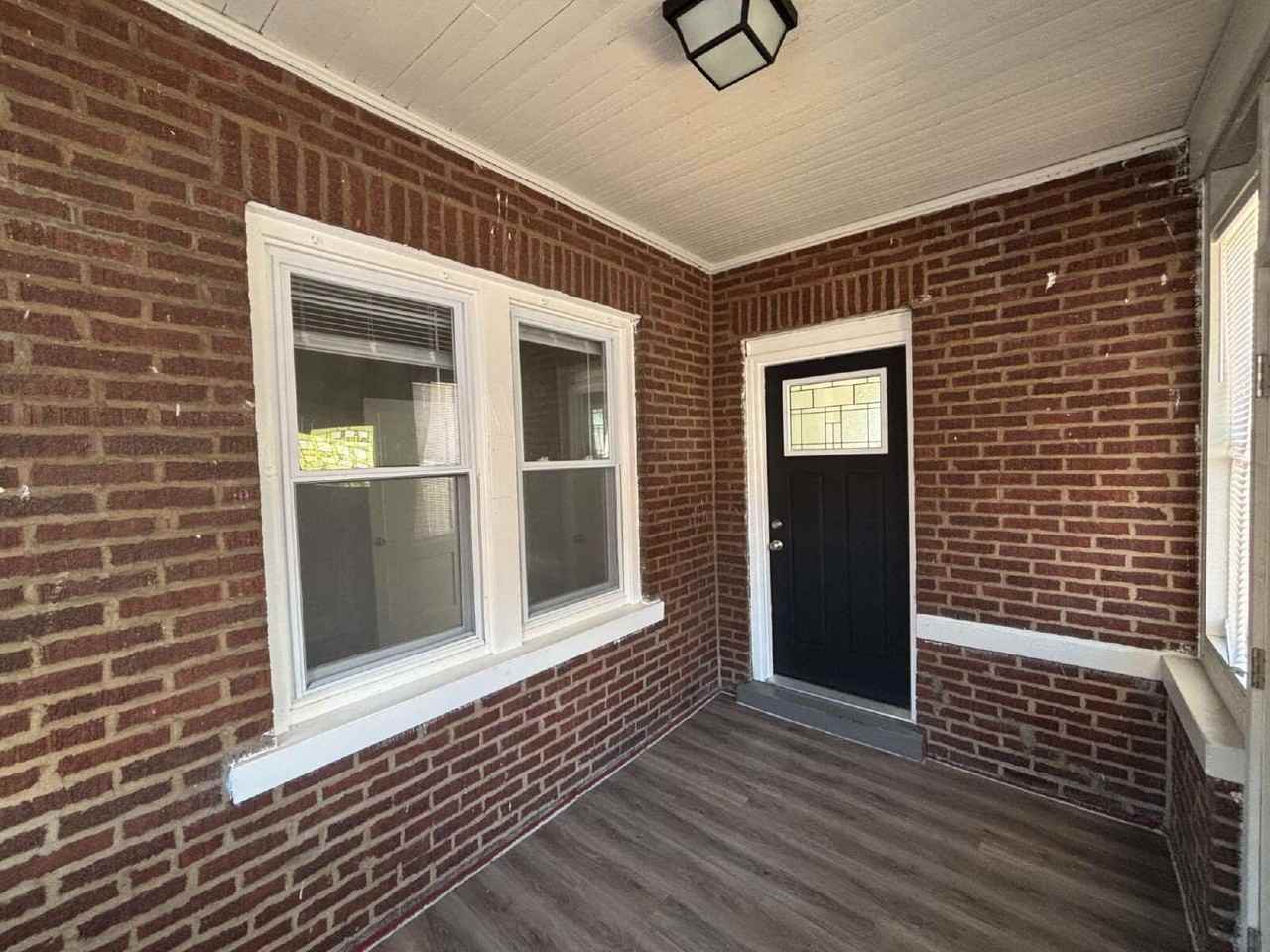 1135 Harrison Blvd - Photo 2 of 11