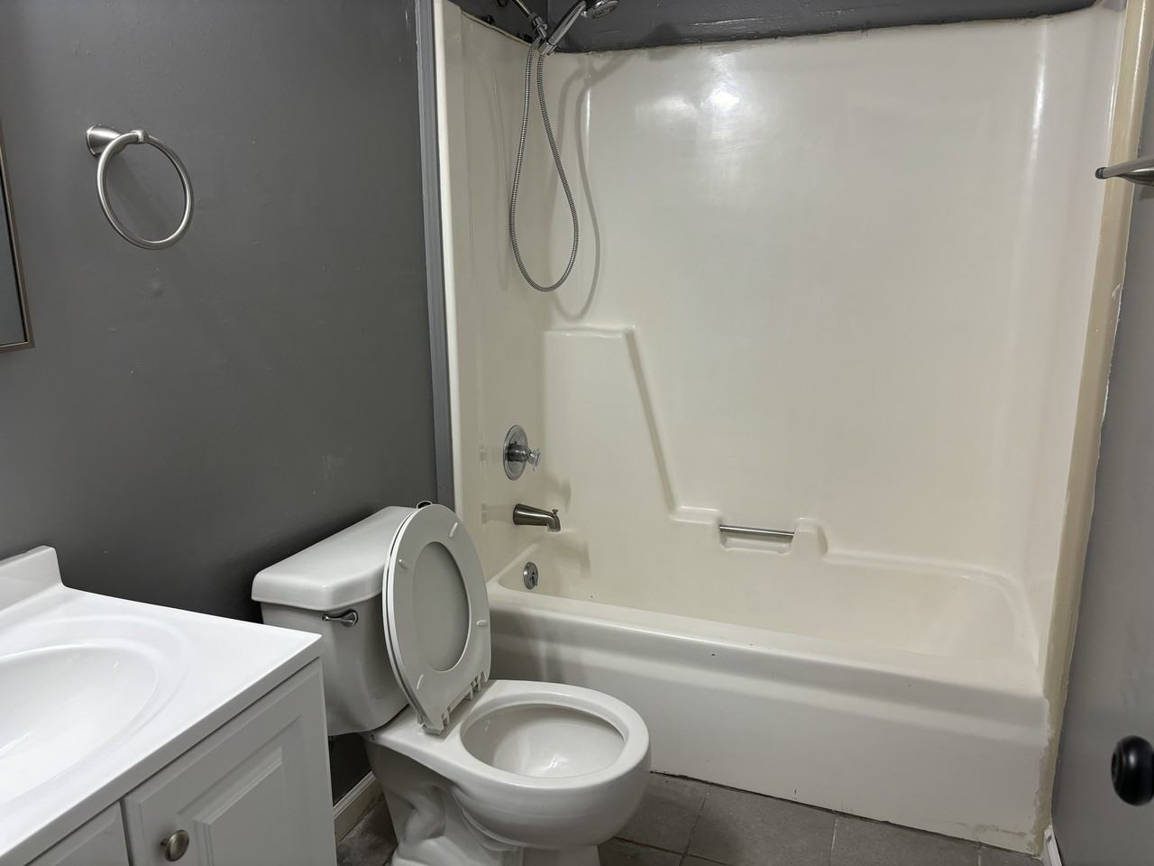 3927 Highridge Dr Sw #C - Photo 3 of 14