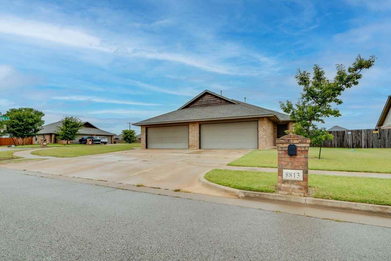 8815 Sw 45th St - Photo 3 of 45