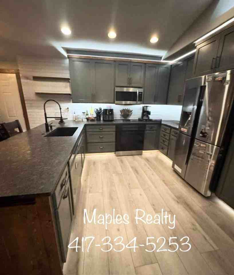 218 Pickett Ridge Ct - Photo 2 of 5