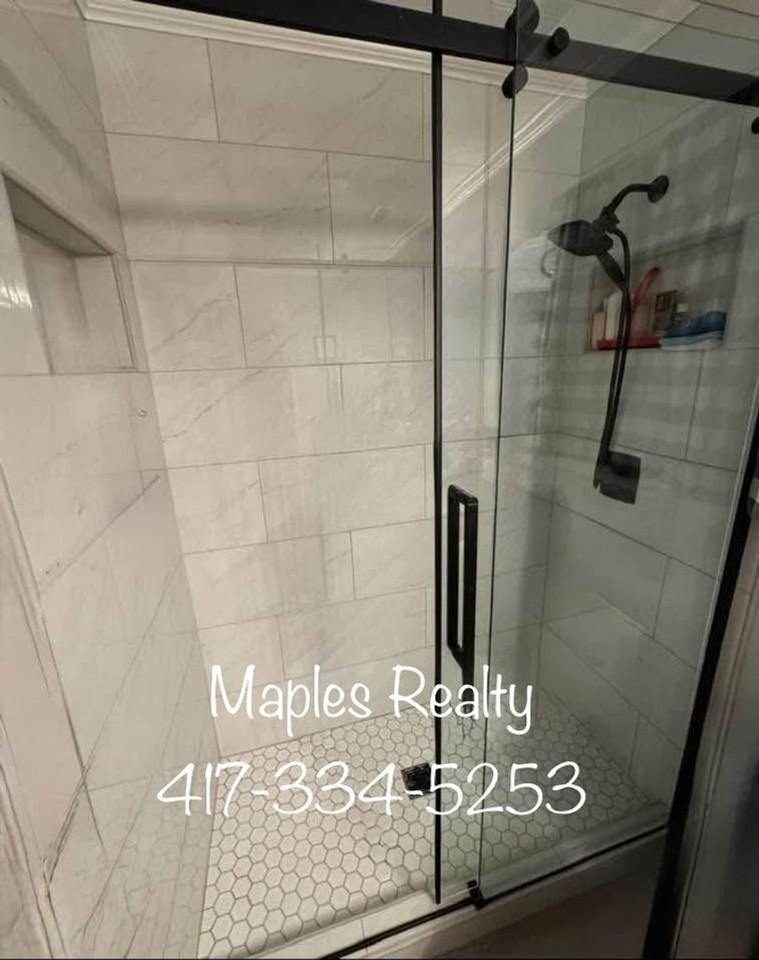 218 Pickett Ridge Ct - Photo 3 of 5