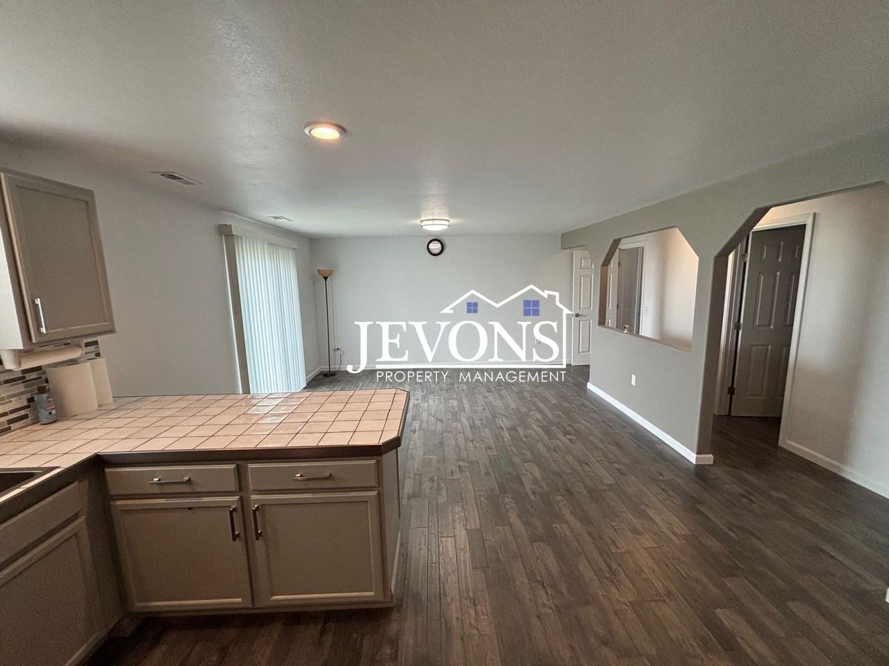 1516 S Husky Dr - Photo 4 of 50