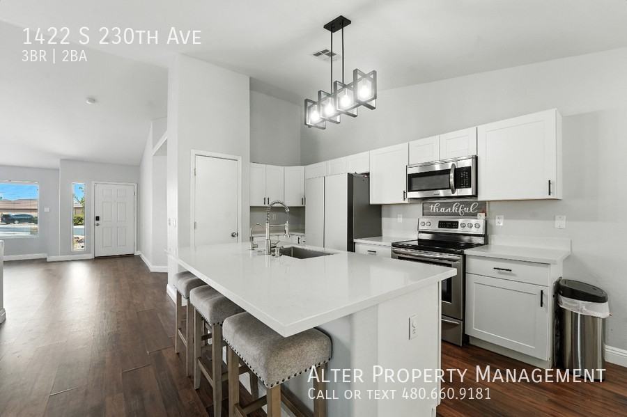 1422 S 230th Ave - Photo 3 of 30