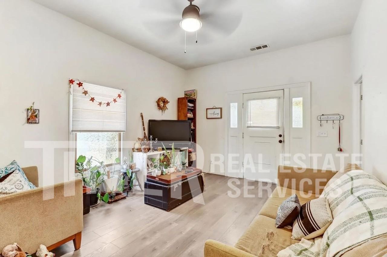 2015 10th St #C - Photo 4 of 29