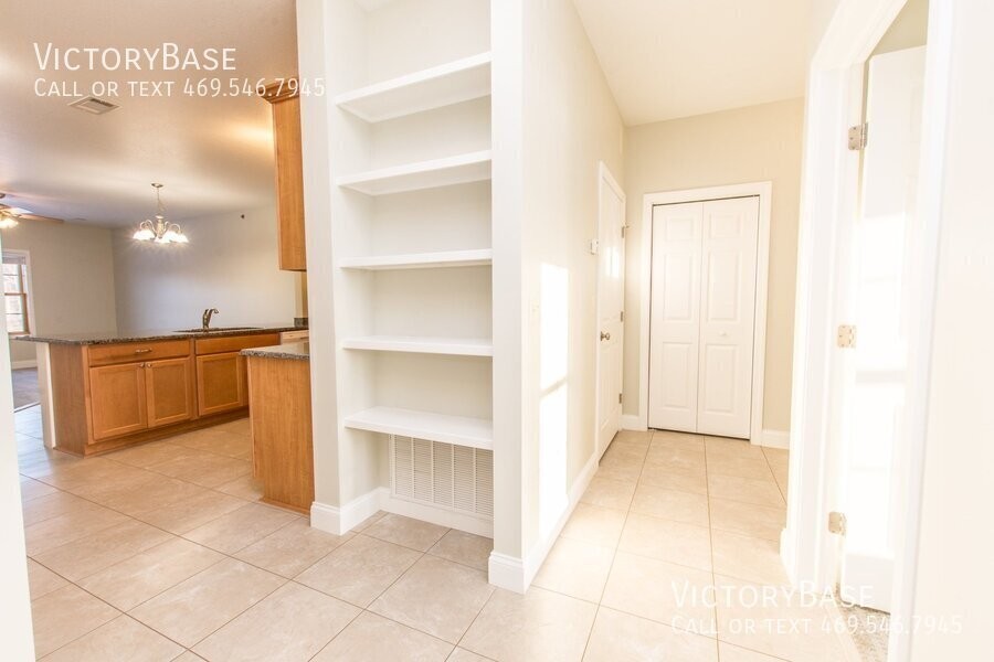 604 Creekside Ln - Photo 3 of 15