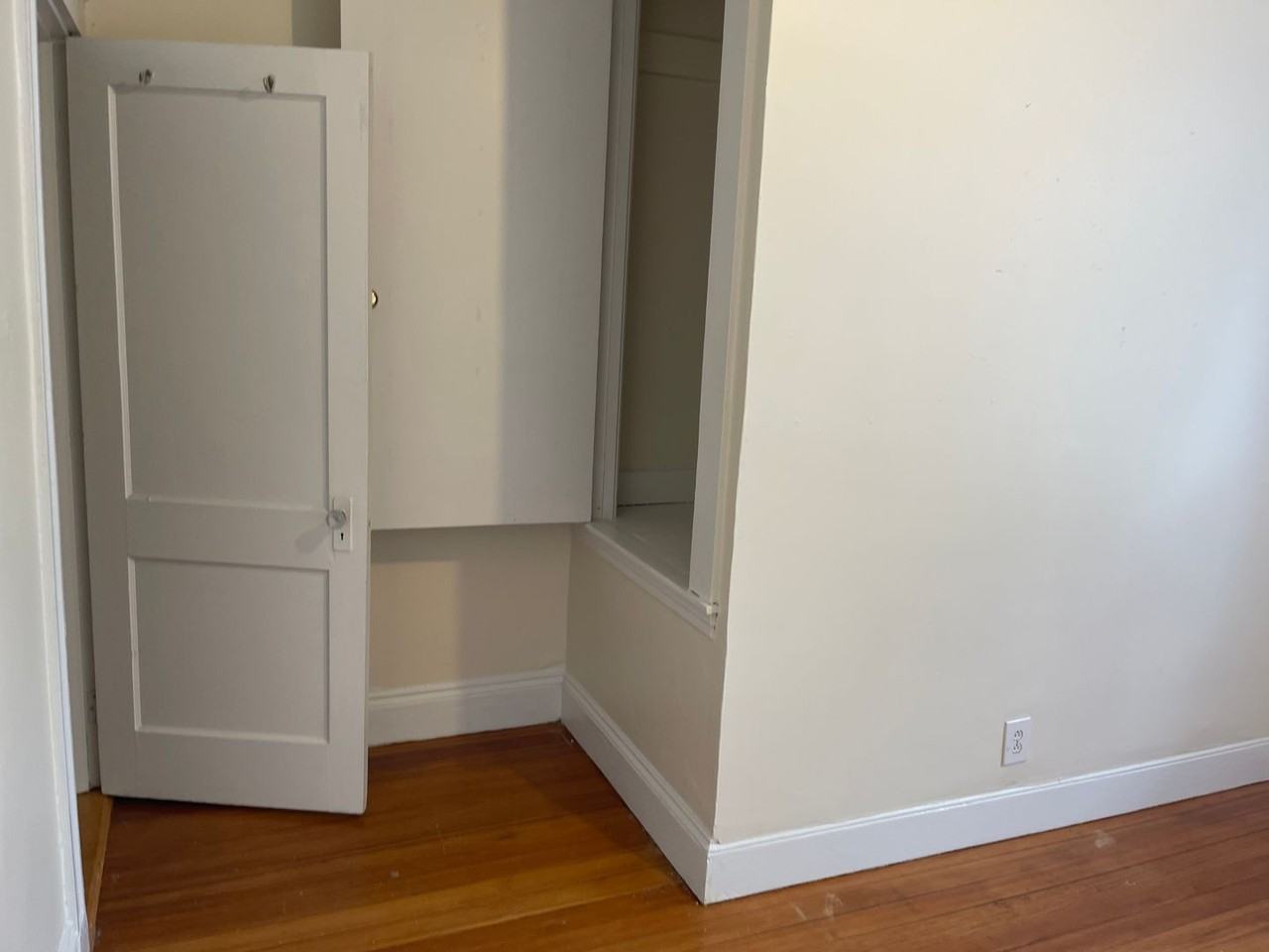437 Cambridge St - Photo 7 of 11