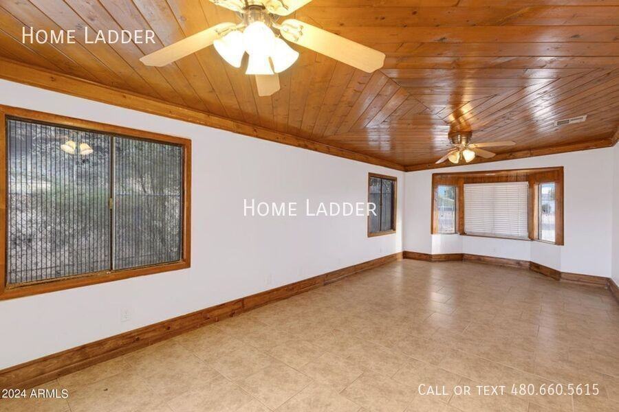 416 W 12th St - Photo 2 of 15